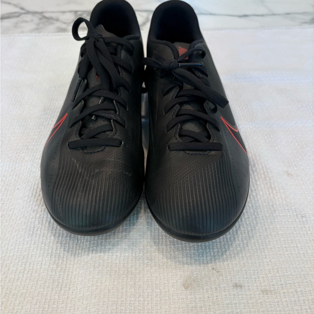 NIKE KIDS MERCURIAL VAPOR XIII 
Black and Red - Picture 2 of 7